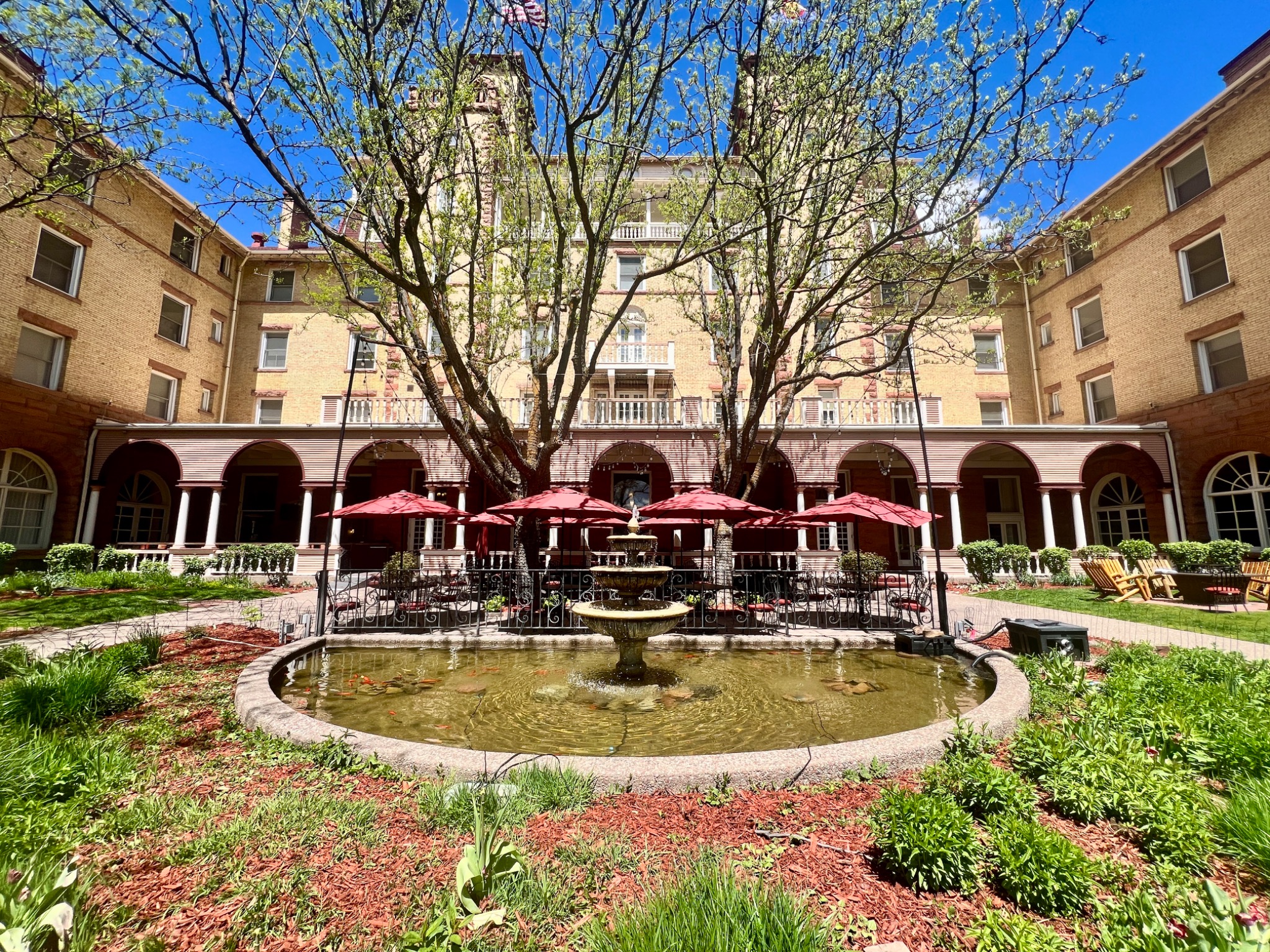 Hotel Colorado